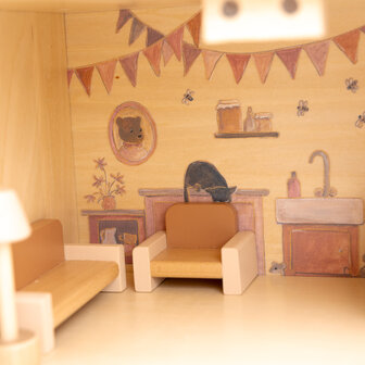 Poppenhuis met eekhoorns