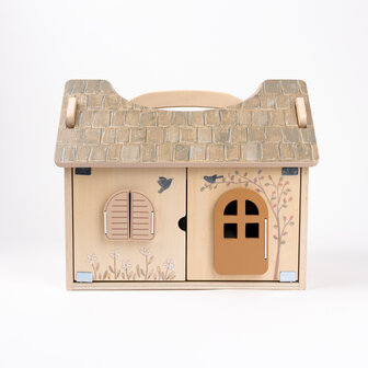 Poppenhuis met eekhoorns