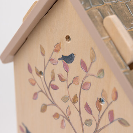 Poppenhuis met eekhoorns