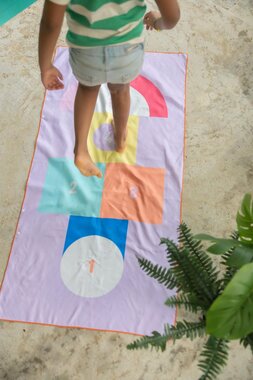 Speelhanddoek Medium 'Hopscotch'