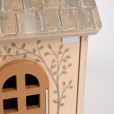 Poppenhuis met eekhoorns
